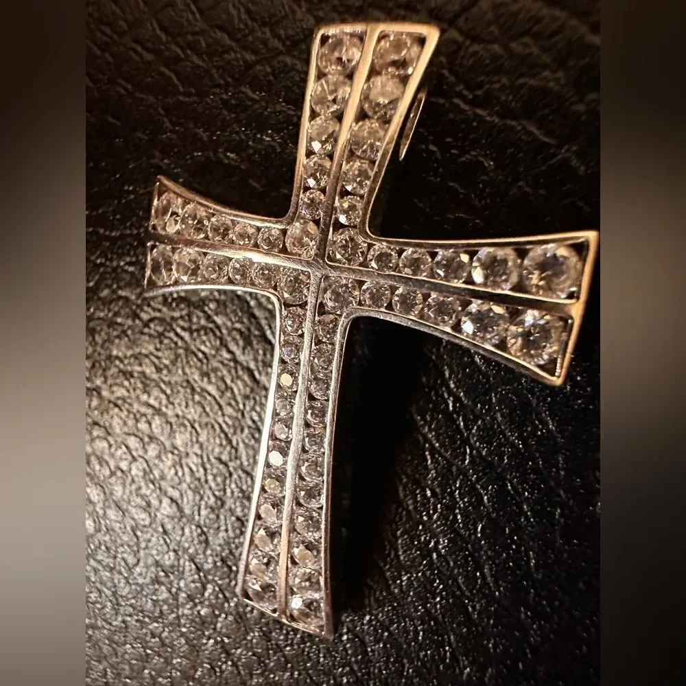 Sterling Silver 925 Cross Pendant With White CZ Stones Modern Curved Design